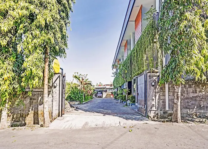 Oyo 90400 Roommate Hotel
